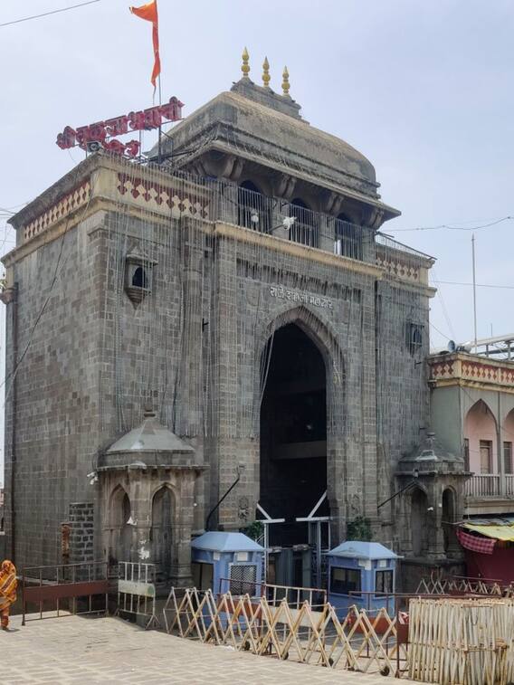 ये हैं महाराष्‍ट्र के 10 फेमस मंदिर, दर्शन के लिए दूर-दूर से आते हैं लोग