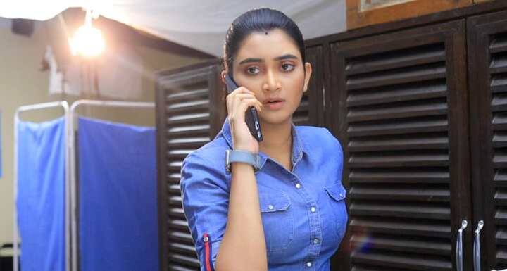 অন্যদিকে, নিজের কেস নিয়ে ব্যস্ত জগদ্ধাত্রী ওরফে জ্যাজ সান্যালও। স্বামী-স্ত্রীর জোড়া খুনের তদন্ত করছে সে। তবে সেই সঙ্গে তাঁর নিজের ব্যক্তিগত জীবনেও কী আসতে চলেছে এক বিশাল পরিবর্তন?