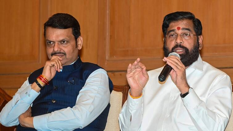 Maharashtra Lok Sabha Elections shrikant shinde son of cm eknath shinde will be candidate from kalyan lok sabha seat सीएम शिंदे के बेटे या...कल्याण सीट पर कौन उम्मीदवार? विवाद के बीच फडणवीस ने साफ कर दी तस्वीर
