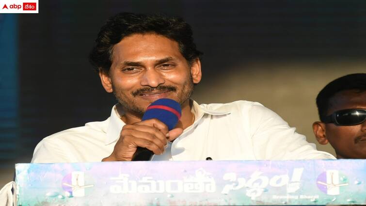 cm jagan slams chandrababu in kavali memantha siddam meeting CM Jagan: 'మేనిఫెస్టో కాపీలు చూపించే దమ్ము చంద్రబాబుకు ఉందా?' - ఫ్యాన్ గుర్తుకు ఓటేస్తేనే అభివృద్ధి అన్న సీఎం జగన్