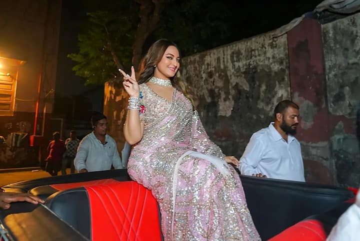 हीरामंडी मालिकेत मनीषा कोईराला, आदिती राव हैदरी, संजीदा शेख, रिचा चढ्ढा आणि सोनाक्षी सिन्हा महत्त्वाच्या भूमिकेत दिसणार आहेत.(pc:aslisona/ig)