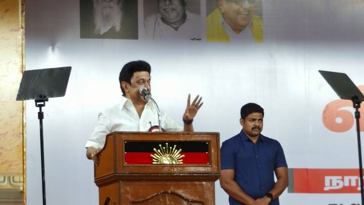 திருமாவளவன் ஆதரவு பெற்ற வேட்பாளர் ரவிக்குமார், எழுத்தாளர் , பத்திரிக்கையாளர், களப்போராளி, பன்முக திறமை கொண்ட வேட்பாளராக சிறப்பாக செயல்படுகிற அவருக்கு பானை சின்னத்தில் வாக்களிக்க வேண்டுவதாக கூறினார்.