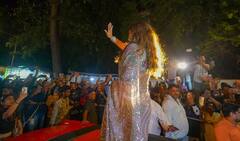 Sonakshi Sinha: એક્ટ્રેસ સોનાક્ષી સિન્હાનો ગ્લેમરસ સાડી લૂક થયો વાયરલ, જુઓ તસવીરો