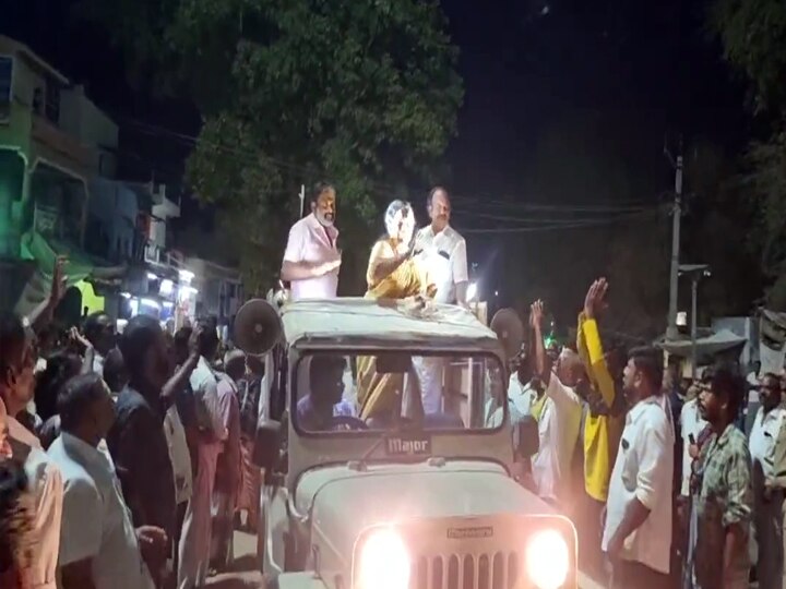 Theni: டோக்கன் சிஸ்டத்துக்கு ஹெட்மாஸ்டரே தங்க தமிழ்ச்செல்வன் தான் - டிடிவிக்கு ஆதரவாக சி.ஆர் சரஸ்வதி பரப்புரை