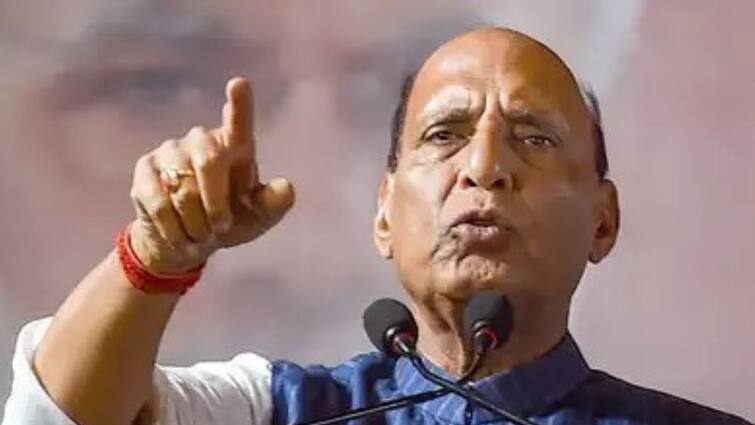 Rajnath Singh says Rahul Gandhi is Finisher he will finish congress Lok Sabha elections 2024 Lok Sabha Elections 2024: 'धोनी की तरह फिनिशर हैं राहुल गांधी, कांग्रेस को खत्म करके ही रुकेंगे', राजनाथ सिंह का तंज