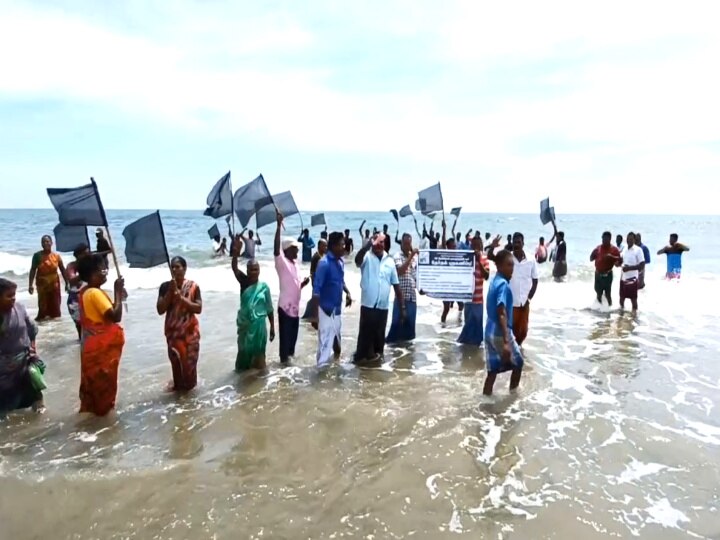 மீனவர்களின் போராட்ட விவகாரம் - பேச்சுவார்த்தைக்கு வந்த  எம்எல்ஏவிற்கு எதிர்ப்பு, நகர்மன்ற உறுப்பினருக்கு மதிப்பு...!