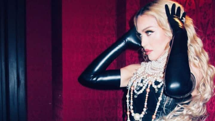 Legendary singer-songwriter Madonna is raising the temperature with her latest outfit.