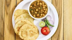 Chapati Making Practice: रोटी बनाते वक्त भूलकर भी न करें ये गलती, सेहत पर पड़ सकती है भारी