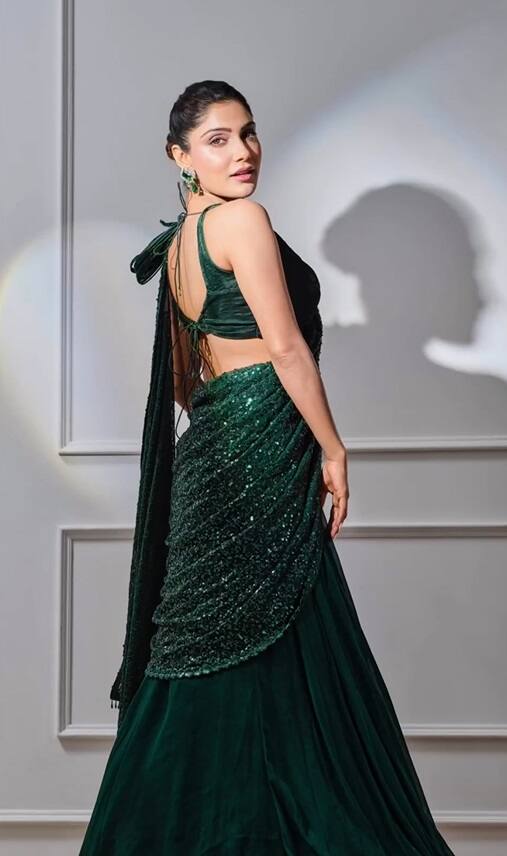 બ્લેક શરારા ડ્રેસમાં ઇશિતા રાજ શર્માનું સેક્સી ફોટોશૂટ