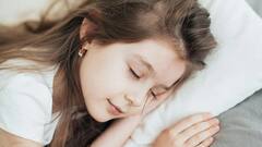 आपका बच्चा भी कम नींद ले रहा है तो इसके हो सकते हैं ये कारण