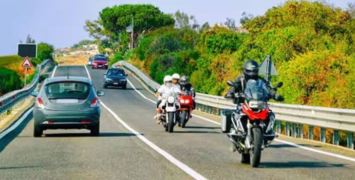 ਡੀਜ਼ਲ 'ਤੇ ਚੱਲਣ ਵਾਲੀਆਂ ਟਰੇਨਾਂ ਨੂੰ ਲੈ ਕੇ ਲੋਕਾਂ ਦੇ ਦਿਮਾਗ 'ਚ ਅਕਸਰ ਸਵਾਲ ਉੱਠਦਾ ਹੈ ਕਿ ਕੀ ਉਨ੍ਹਾਂ 'ਚ ਵੀ ਕਾਰਾਂ ਅਤੇ ਬਾਈਕ ਦੀ ਤਰ੍ਹਾਂ ਔਸਤ ਹੈ?