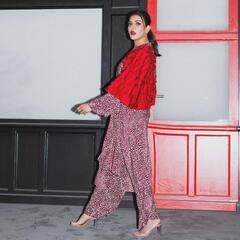 Kajal Aggarwal Photos: తల్లయిన తగ్గేదే లే అంటున్న కాజల్‌ అగర్వాల్‌ - రెడ్‌ జాకెట్‌, ఫయిరీ కుర్తాలో మెరిసిన 'చందమామ'