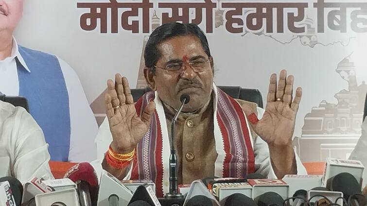 Bihar Patna Minister Hari Sahni targets Mukesh Sahni after Joining Mahagathbandhan During Lok Sabha Elections 2024 ANN Bihar News: 'सन ऑफ मल्लाह' ने अपने समाज के लिया किया क्या? उनके जाने की कोई चिंता नहीं- हरि सहनी