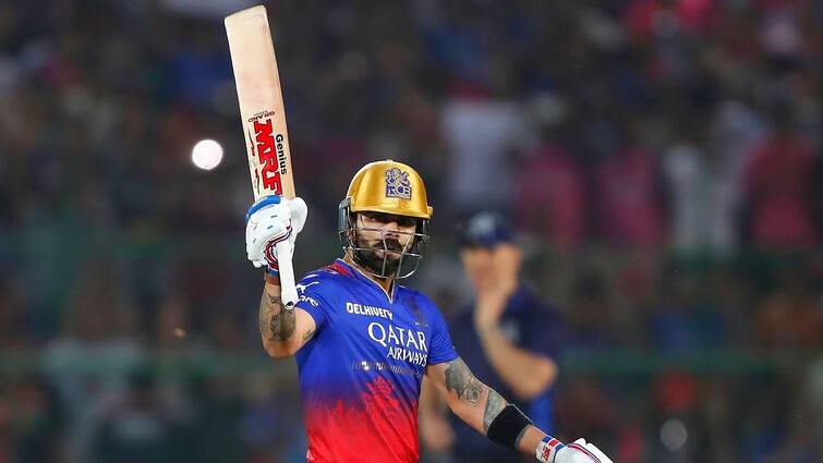 virat kohli called selfish for completing century in 67 balls slow inning against rajasthan royals ipl 2024 rr vs rcb RR vs RCB: कोहली के शतक जड़ते ही ट्रेंड करने लगा 'सेल्फिश', जानें क्यों ट्रोल हो रहे विराट