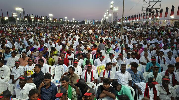 விழுப்புரம், கடலூர் தொகுதிகளில் போட்டியிடும் வேட்பாளர்களுக்கு வாக்கு சேகரித்த முதல்வர் ஸ்டாலின், இன்று கடலூர், தஞ்சாவூர் ஆகிய பகுதிகளில் நடக்கும் பொதுக்கூட்டத்தில் பங்குபெறவுள்ளார்.