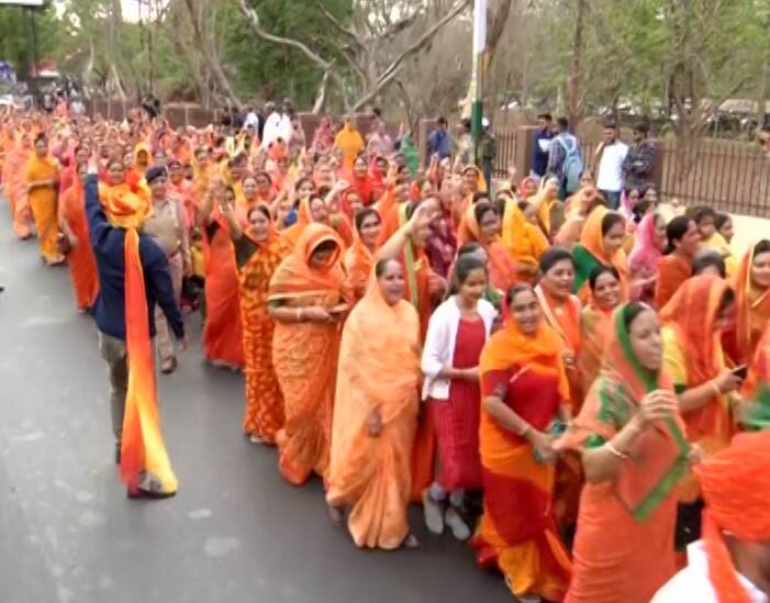 Police instructed to act with restraint on Kshatriya Smita Sammelan to be held in Rajkot on 14th – source 14મીએ રાજકોટમાં યોજાનાર ક્ષત્રિય અસ્મિતા સંમેલન મુદ્દે પોલીસને સંયમથી કામ લેવા સૂચના - સૂત્ર