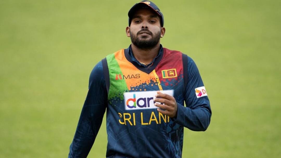 Wanindu Hasaranga will not participate in IPL 2024 here know latest sports news SRH को लगा बड़ा झटका! आईपीएल 2024 से बाहर हुए वानिंदु हसरंगा