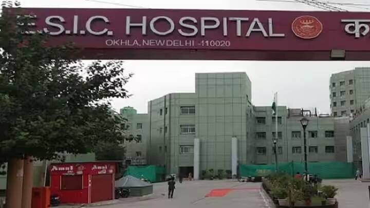 દર મહિને, કર્મચારી રાજ્ય વીમા યોજના એટલે કે ESIC હેઠળ કામ કરતા કર્મચારીઓના પગારના 1.75 ટકા અને કર્મચારીઓના પગારના 4.75 ટકા કંપની દ્વારા જમા કરવામાં આવે છે.