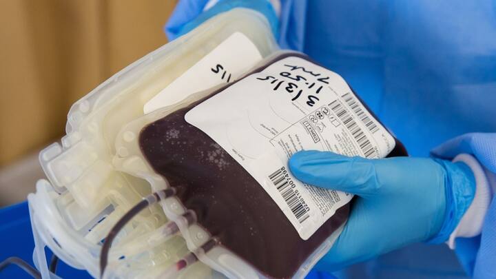 ওই Heme অণু আয়রন অণুর সঙ্গে সংযুক্ত হয়ে অক্সিজেন আবদ্ধ করে ফেলে। আয়রন এবং অক্সিজেনের মধ্যে রাসায়নিক বন্ধন ঘটলে, তা থেকে যে আলো প্রতিফলিত হয়, তাকেই লাল দেখায়।