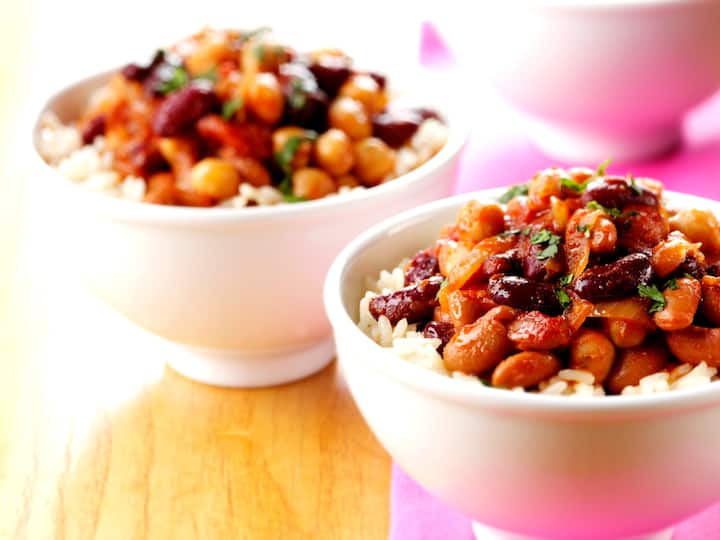 Rice and beans : An all-time favourite combination of food consumed in India, this meal offers complete amino acids in a single dish. Beans contain a large amount of essential amino acids like lysine, tyrosine and phenylalanine. Rice which is a staple diet in southern parts of India and an integral ingredient in our daily diet plan contains 20 amino acids, which includes 8 essential amino acids that cannot be created by the human body. Rice contains essential amino acids like Lys, threonine (Thr), methionine (Met), tryptophan (Trp), phenylalanine (Phe), isoleucine (Ile), leucine (Leu), and valine (Val). The National library of medicine states that, of these Lys, Thr and Met are the most restrictive essential amino acids in rice, and the lack of these can reduce absorption of other amino acids and result in serious diseases. (Image source: getty images)
