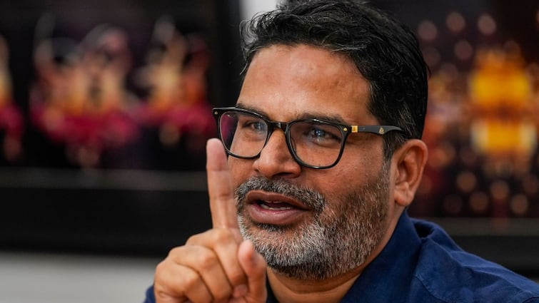 Prashant Kishor expects stock markets trade red if BJP misses to 370 seats target బీజేపీ గెలిచినా స్టాక్ మార్కెట్లు కుప్పకూలతాయ్- ప్రశాంత్ కిషోర్ షాకింగ్ కామెంట్స్