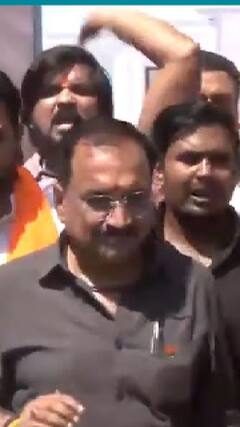 भाजपा ने 'शराब से शीश महल' अभियान के तहत AAP के खिलाफ प्रदर्शन किया | SHORTS