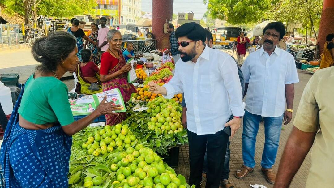 If the AIADMK candidate wins in Madurai, he will strive to come to AIIMS; Film actor Powerstar confirmed Lok Sabha Elections 2024: மதுரைக்காரர்; எய்ம்ஸ் வரும்; இலவசமா மருத்துவம் பார்ப்பார் - அதிமுக வேட்பாளருக்கு ஆதரவாக பவர்ஸ்டார்