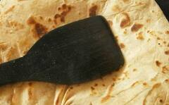Chapati Making Practice: ਰੋਟੀ ਬਣਾਉਣ ਵੇਲੇ ਭੁੱਲ ਕੇ ਵੀ ਨਾ ਕਰੋ ਆਹ ਗਲਤੀ, ਸਿਹਤ ਨੂੰ ਹੋ ਸਕਦਾ ਨੁਕਸਾਨ