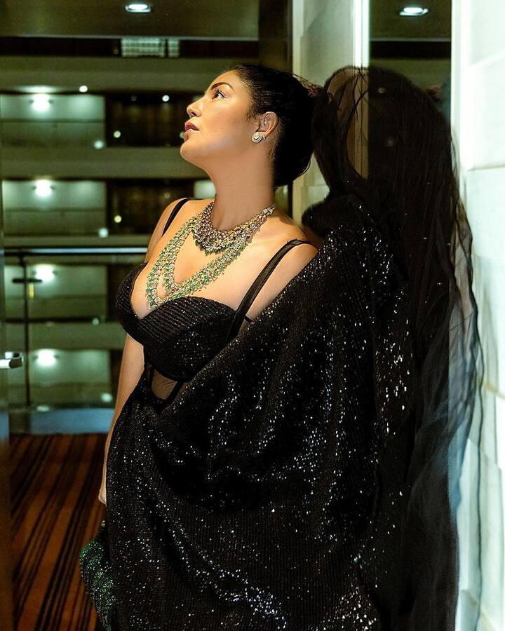 ટીવીની સીતાના નામથી પ્રખ્યાત દેબીના બેનર્જીને લોકોએ ઘણો પ્રેમ આપ્યો. અભિનેત્રીનું પરિવર્તન તેના લેટેસ્ટ ફોટોઝમાં સ્પષ્ટ દેખાઈ રહ્યું છે.