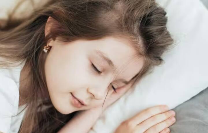 ਜ਼ਿਆਦਾ ਤਣਾਅ ਜਾਂ ਉਤਸ਼ਾਹਿਤ ਹੋਣਾ – ਪੂਰੇ ਦਿਨ ਵਿੱਚ ਜ਼ਿਆਦਾ ਉਤਸ਼ਾਹਿਤ ਅਤੇ ਜ਼ਿਆਦਾ ਤਣਾਅ ਵਿੱਚ ਹੋਣ ਕਰਕੇ ਬੱਚੇ ਦੀ ਨੀਂਦ ਖਰਾਬ ਹੋ  ਸਕਦੀ ਹੈ