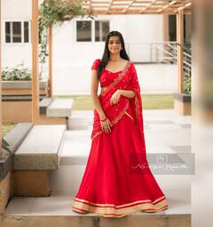 Ananthika Sanilkumar : రెడ్​ కలర్ హాఫ్ శారీలో మ్యాడ్​ హీరోయిన్.. ఈ భామ టాలెంట్స్​ చూస్తే నిజంగానే పిచ్చెక్కెస్తాది