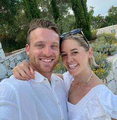 Jos Buttler: ਜੋਸ ਬਟਲਰ ਨੇ ਸਕੂਲ ਫ੍ਰੈਂਡ ਨਾਲ ਕਰਵਾਇਆ ਵਿਆਹ, 14 ਸਾਲ ਦੀ ਉਮਰ ਤੋਂ ਹੀ ਕਹਿਣ ਲੱਗੇ ਸੀ 'ਵਾਈਫ'