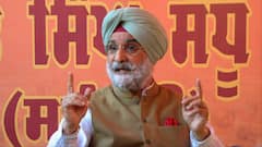 अमृतसर में BJP प्रत्याशी तरणजीत सिंह संधू का विरोध, किसानों ने दिखाए काले झंडे