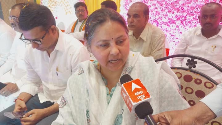 Bihar Patna RJD Candidate Misa Bharti Election Campaign For Patliputra Lok Sabha Seat Attack On PM Modi ANN Lok Sabha Elections: 'बिहार में अपने बेटे और दामाद के लिए वोट मांग रहे प्रधानमंत्री',  मनेर में PM पर बरसीं मीसा
