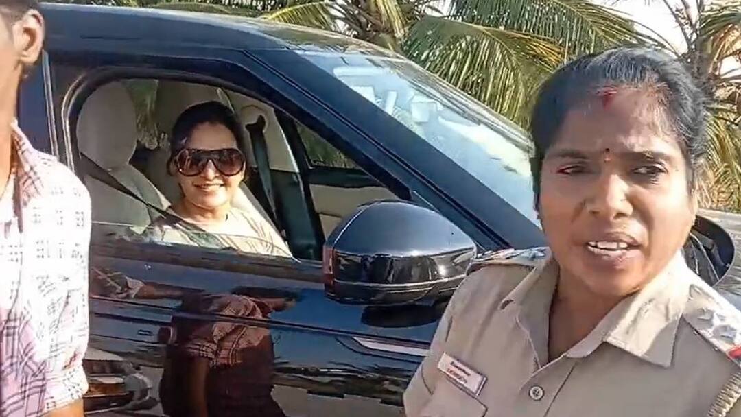 Manju Warrier: மஞ்சு வாரியர் காரை மடக்கிய தேர்தல் பறக்கும் படையினர்.. கடைசியில் நடந்த கூத்து!