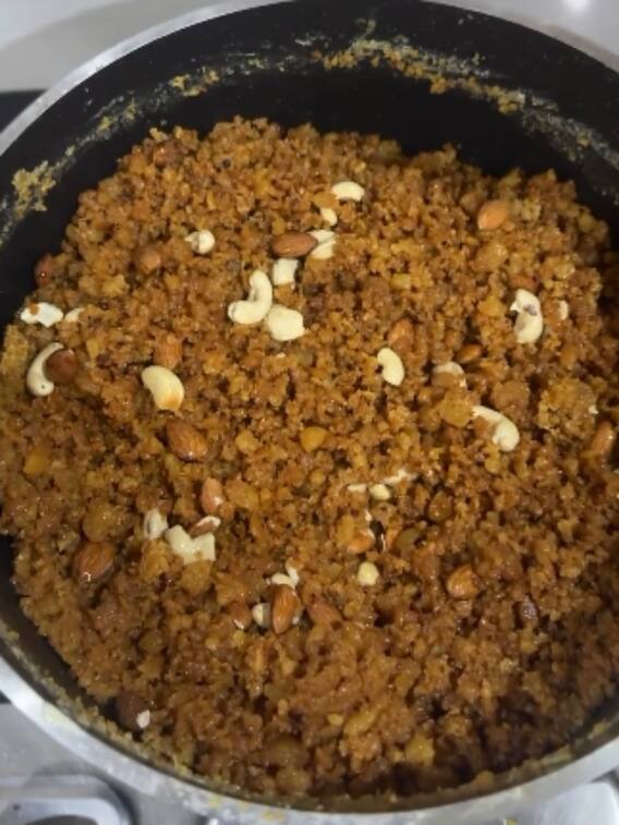 वायरल हो रहा है अंडे का हलवा? आपने कभी देखा है?