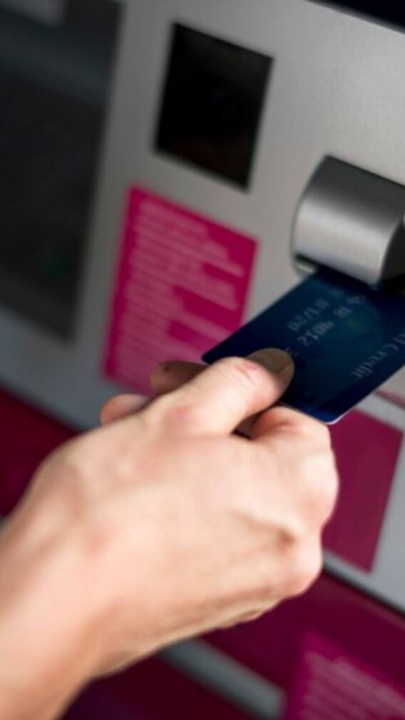 भूलकर भी ATM के पास न करें ये गलती वरना हो जाएंगे कंगाल!