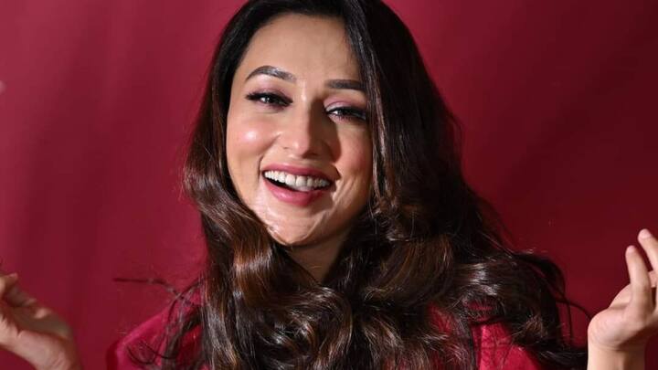 ২০২৪ সালে লোকসভা নির্বাচনের প্রার্থী ঘোষণার পরে দলকে ইস্তফাপত্র পাঠিয়ে দিয়েছিলেন মিমি চক্রবর্তী। জানিয়েছিলেন, তিনি আর রাজনীতিতে থাকতে চান না। তবে সেই ইস্তফাপত্র গ্রহণ হয়েছিল কি না.. তা জানা যায়নি।