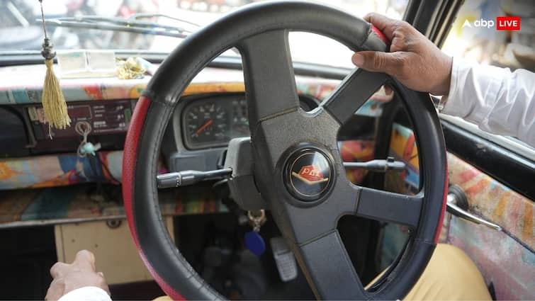 Cab Driver forced passenger to book thousand rs fare threatens to cancel rs 300 ride from Goa government GoaMiles app Watch: सरकारी रेट की 300 रुपये वाली बुकिंग कराई कैंसिल, कैब ड्राइवर बोला- 'हजार में ले जाऊंगा', वीडियो वायरल