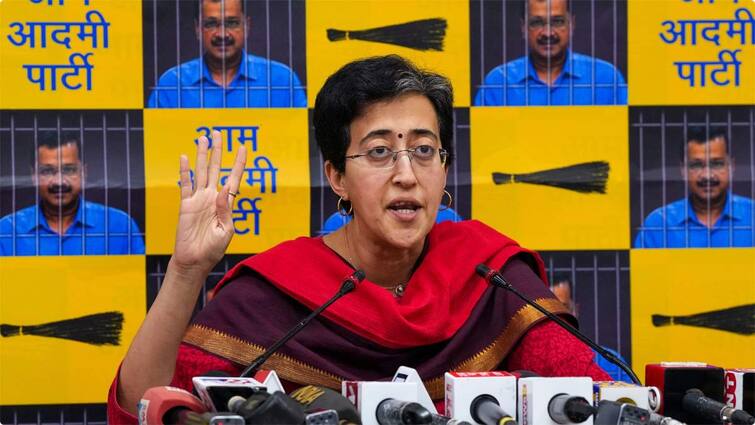 AAP Mass Fast in Delhi Why summons not sent BJP Atishi question to ED AAP Mass Fast  In Delhi: बीजेपी को अभी तक समन क्यों नहीं भेजा? आतिशी का ED से सवाल