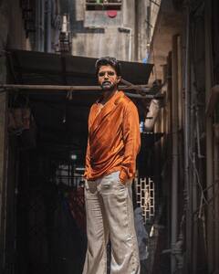 बचपन में खेला था विराट कोहली के साथ क्रिकेट...आज फिल्म और वेब सीरीज में अपनी एक्टिंग का लोहा मनवा चुका है ये एक्टर, पहचाना ?