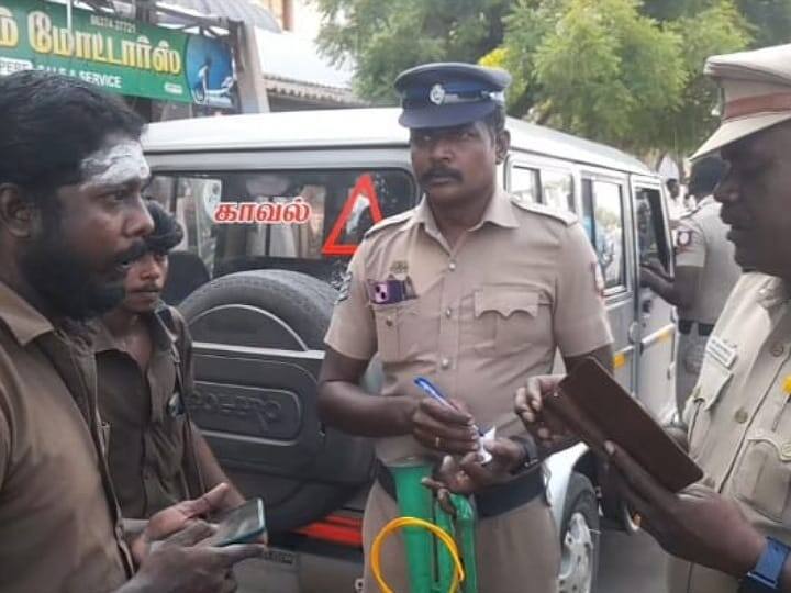 Karur news Mini bus driver fined for honking air horn - TNN ஏர் ஹாரன் மூலம் அதிக ஒலி எழுப்பி மக்களுக்கு மன உளைச்சலை ஏற்படுத்திய ஓட்டுநர் - அபராதம் விதித்த போலீஸ்