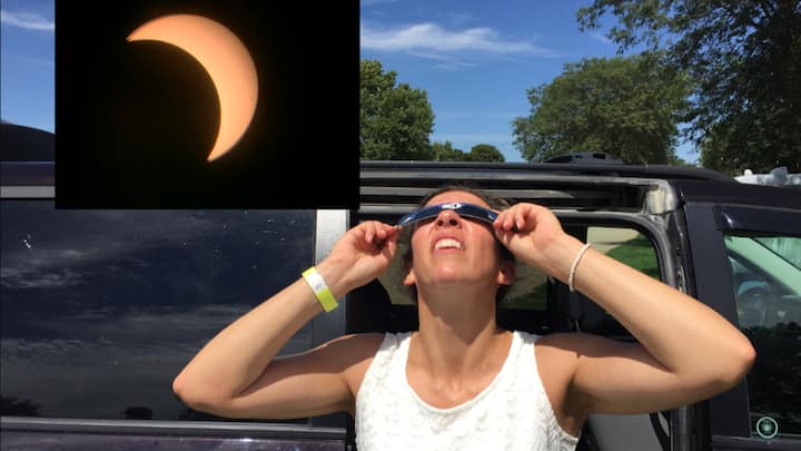 Surya Grahan 2024 Today is the solar eclipse does it really harm your eyes if you look at the eclipse without glasses आज है सूर्य ग्रहण, क्या सही में ग्रहण को बिना चश्मे के देख लें तो आंखें खराब हो जाती है?