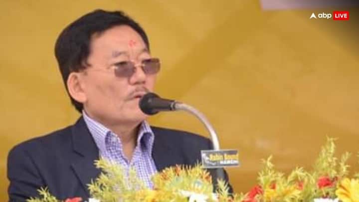 Sikkim Assembly Election 2024 Former CM Pawan Chamling SDF allegedly attacked by Ruling Party SKM supporters in Namchi   Sikkim Election 2024: चुनाव से पहले स‍िक्‍किम के पूर्व सीएम पवन चामल‍िंग पर हुआ हमला, SKM समर्थकों पर लगाए गला दबाने के गंभीर आरोप  