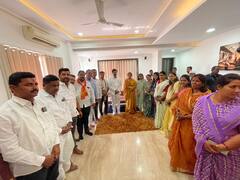 PHOTO : आतापर्यंत दुश्मनी पाहिली, आता अजितदादांसोबतची दोस्ती पाहा; विजय शिवतारे-सुनेत्रा पवारांच्या भेटीत काय घडलं?