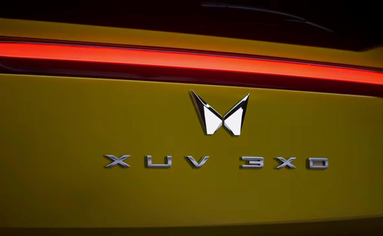 Mahindra ने दिखाई XUV 3XO की झलक, पैनोरमिक सनरूफ सहित बहुत कुछ होगा खास