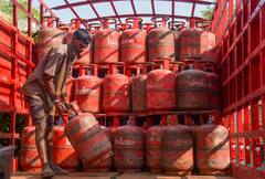 LPG Cylinder: गैस सिलेंडर को लेकर भारी पड़ सकती है ये गलती, ब्लास्ट होने पर नहीं मिलेगा एक भी पैसा