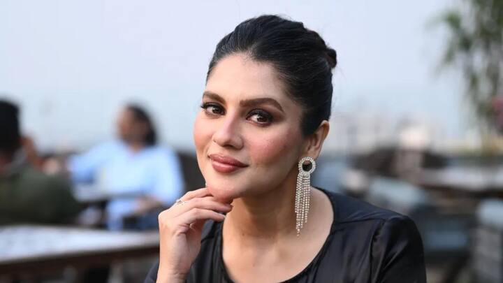 একসময় পায়েলের সঙ্গে সম্পর্কের গুঞ্জন ছিল রাজ চক্রবর্তীর (Raj Chakraborty)-র। তবে সেই সম্পর্ক পরিণতি পায়নি। বর্তমানে শুভশ্রী গঙ্গোপাধ্যায়ের (Subhasree Ganguly)-র সঙ্গে সংসার করছেন রাজ। তাঁদের এক পুত্র ও এক কন্যাসন্তানও রয়েছে।