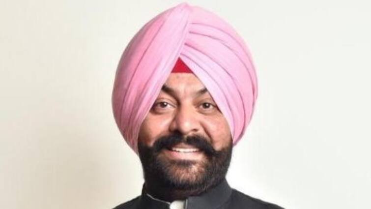 Phillaur MLA Vikramjit Singh Chaudhary Resigns to Partap Singh Bajwa from Congress Chief Whip in Punjab Punjab Lok Sabha Election: पंजाब कांग्रेस को झटका! विक्रमजीत चौधरी ने चीफ व्हिप पद से दिया इस्तीफा