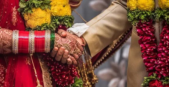 Kanyadaan not essential under Hindu marriage act saptapadi is says Allahabad high court marathi news Marriage : हिंदू विवाहामध्ये कन्यादान आवश्यक नाही, सप्तपदी महत्त्वाचा विधी : उच्च न्यायालय